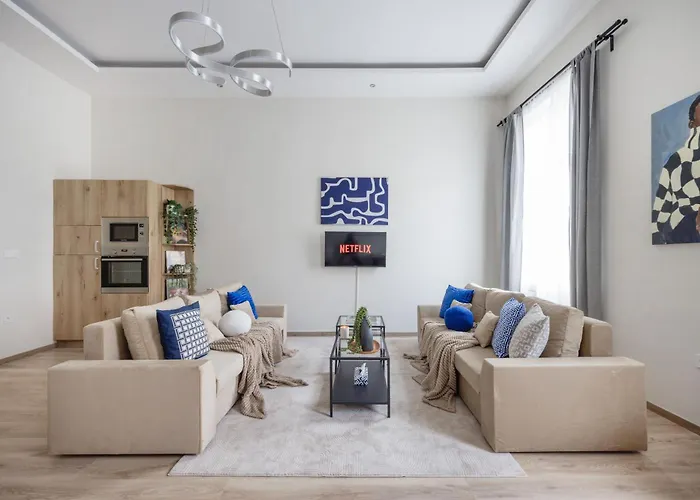 Central Budapest Oasis - Modern Charm, Timeless Comfort