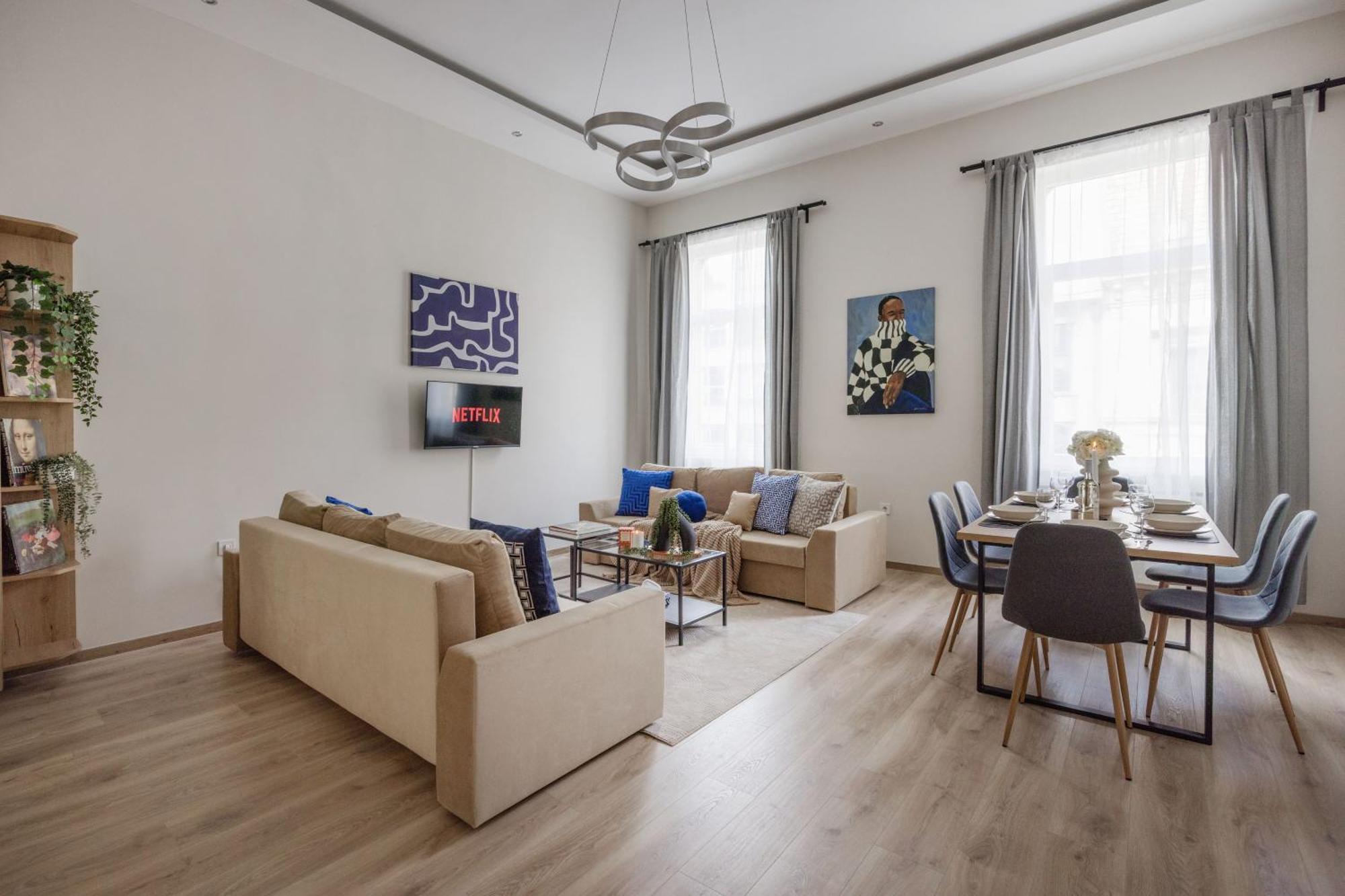 Apartmán Central Oasis - Modern Charm, Timeless Comfort *