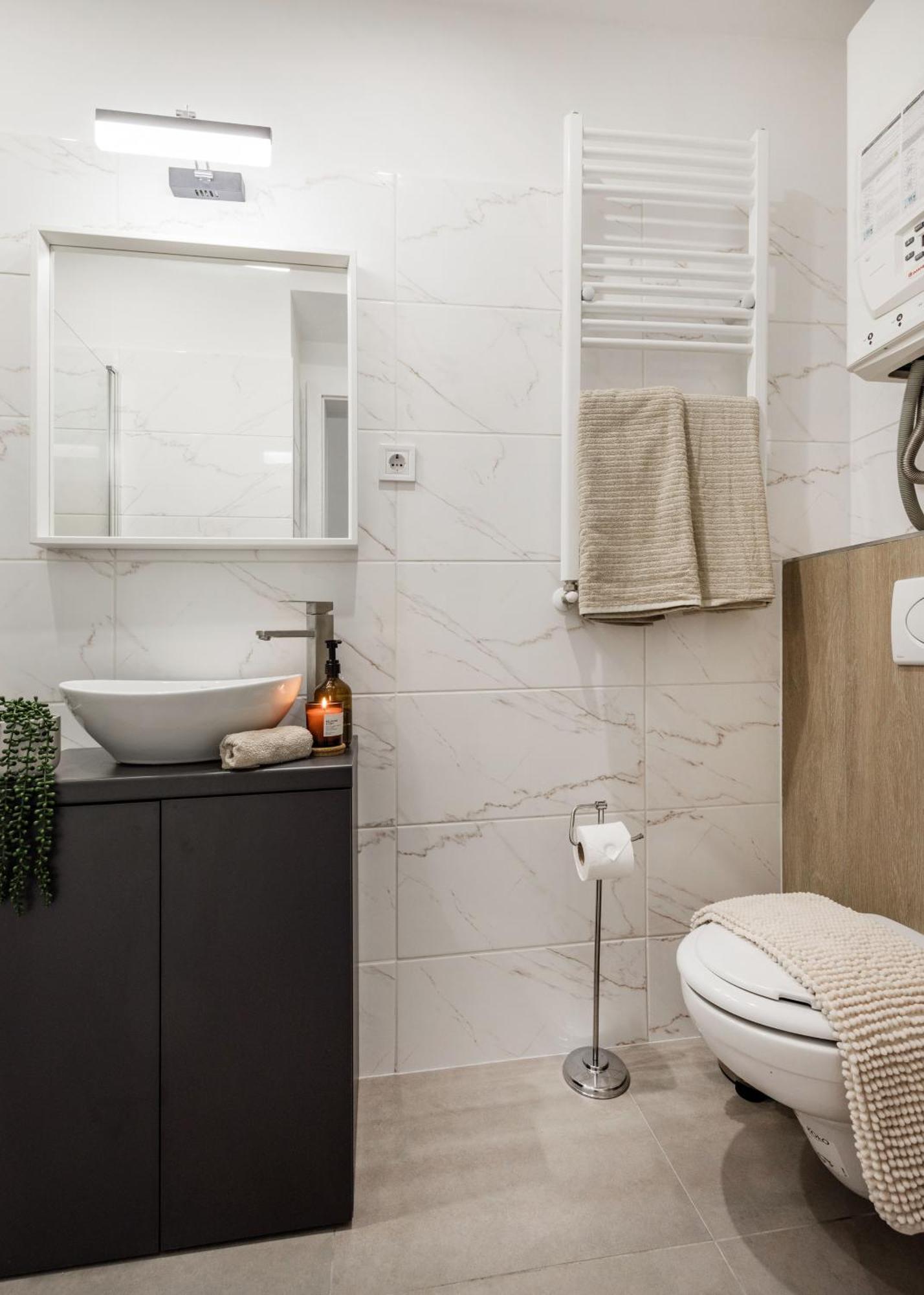 Apartmán Central Oasis - Modern Charm, Timeless Comfort