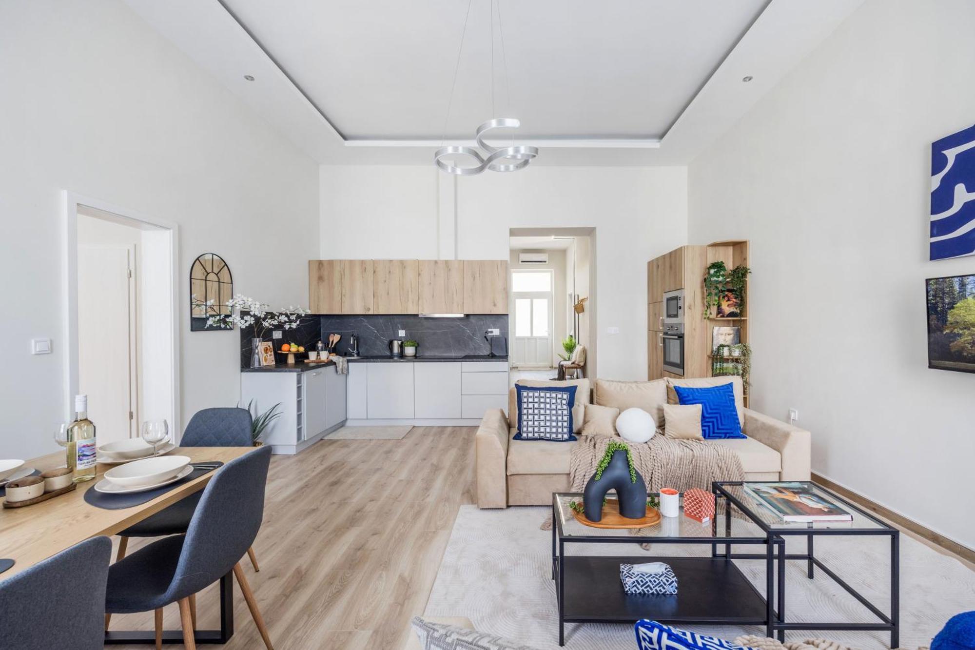 Central Oasis - Modern Charm, Timeless Comfort Apartment Budapest