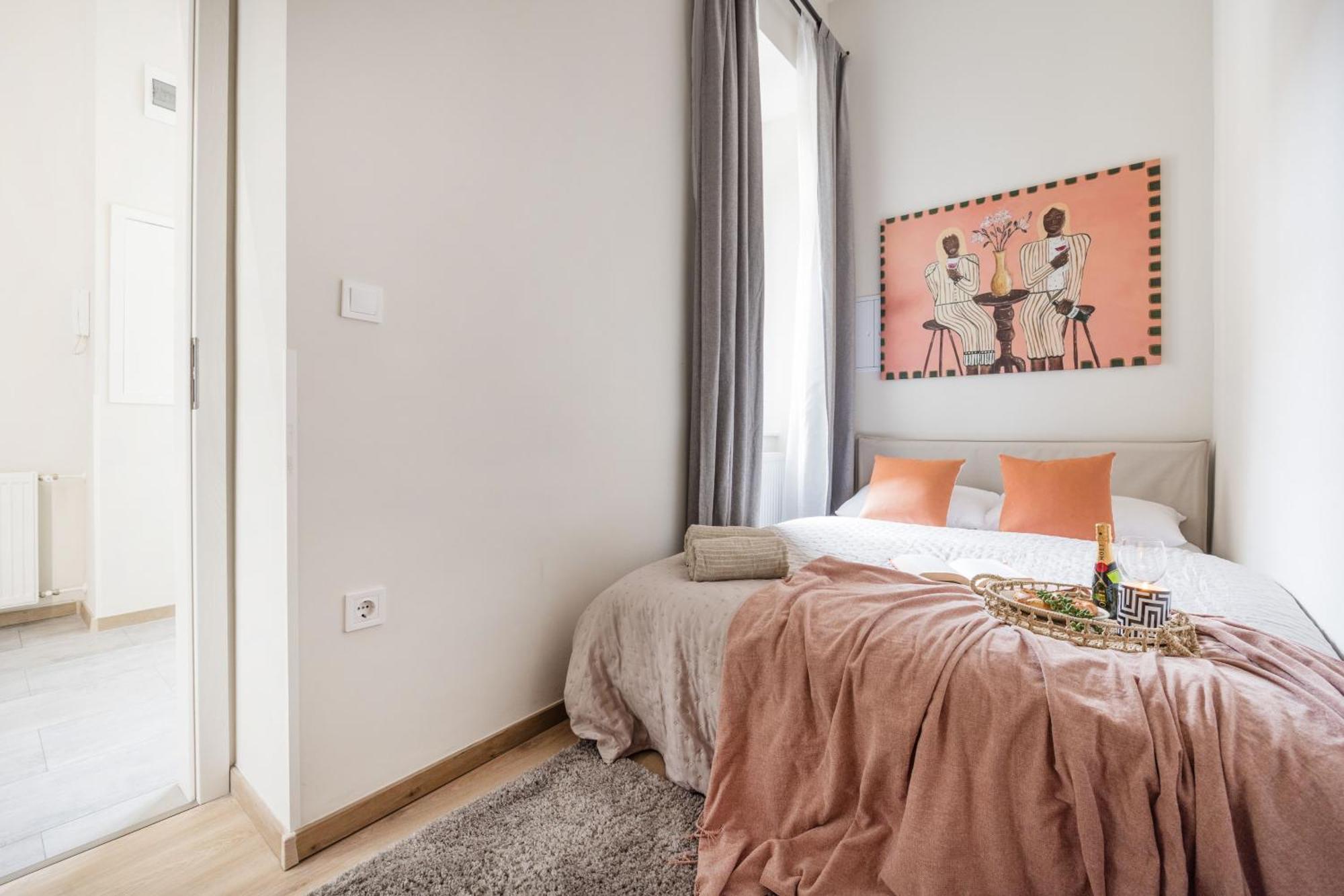Central Oasis - Modern Charm, Timeless Comfort *